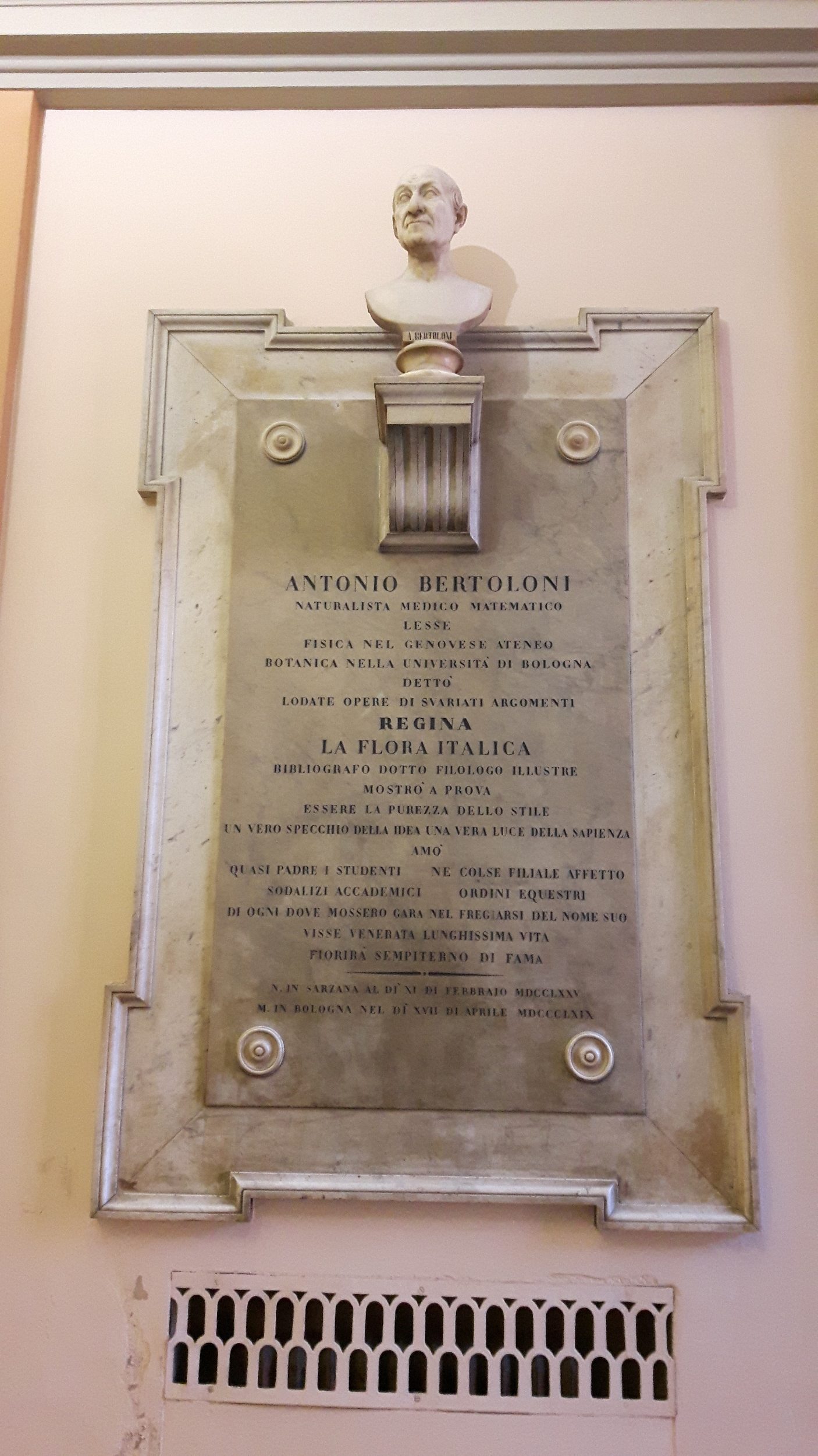 Antonio Bertoloni's monument, Bologna.jpg